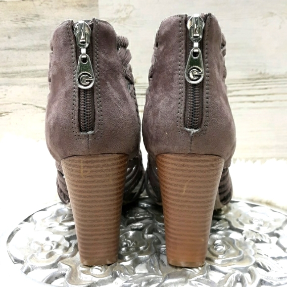 EUC GUESS HEELED SANDALS - Picture 3 of 9